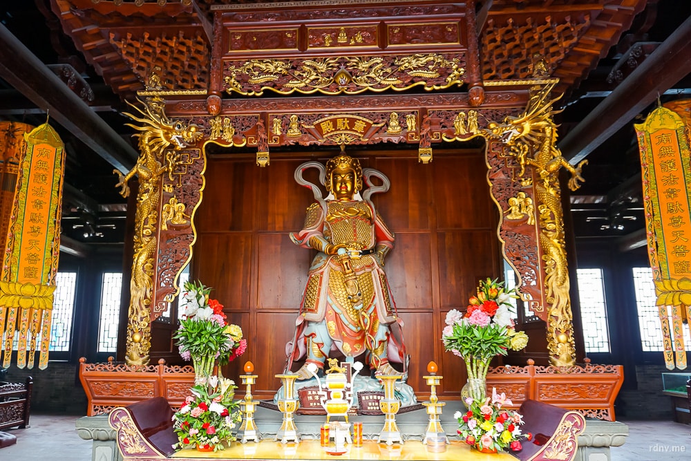 Храм Наньхай Гуаньинь на горе Сицзяо